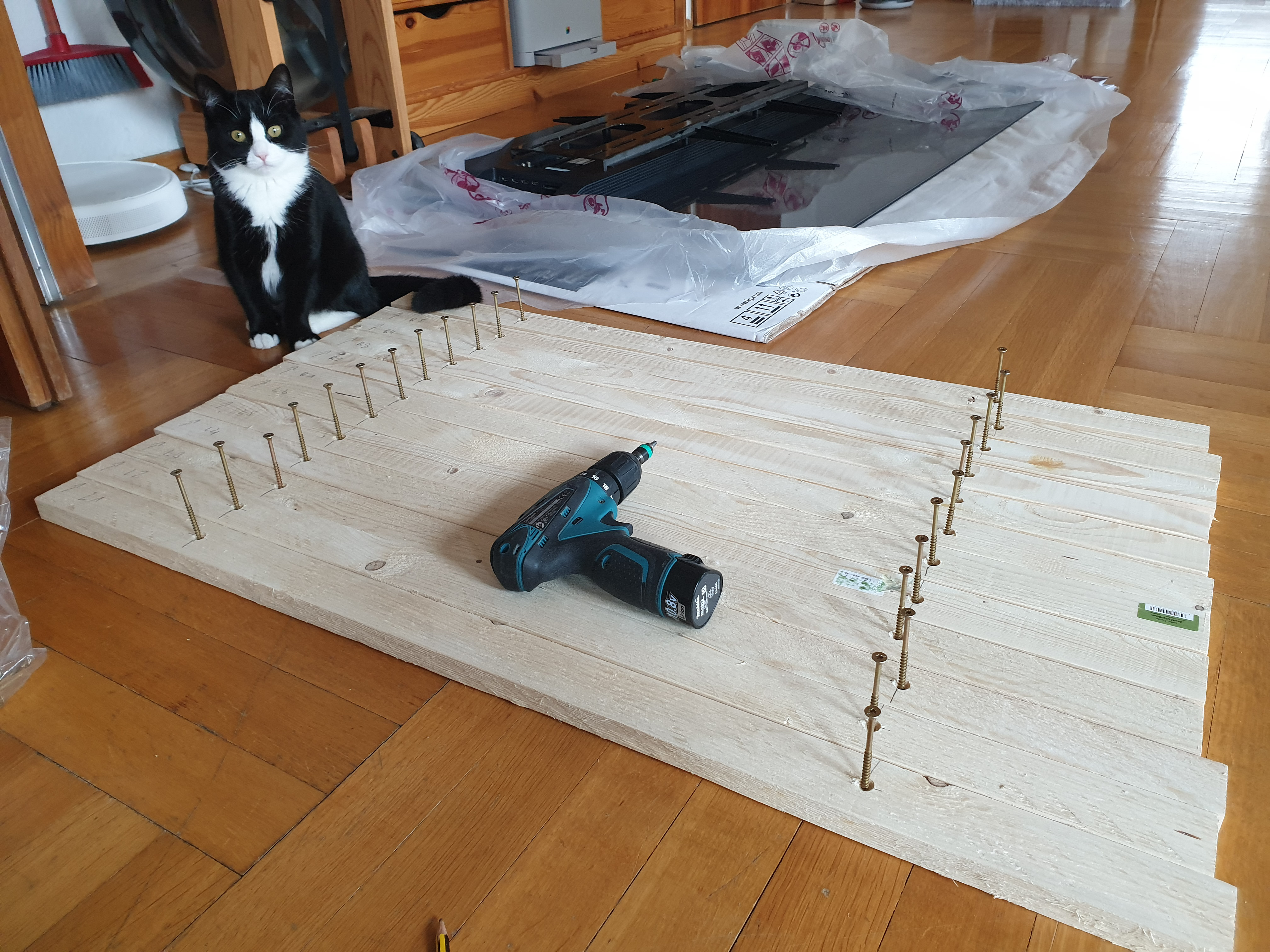 20210403 Fernsehwand 20